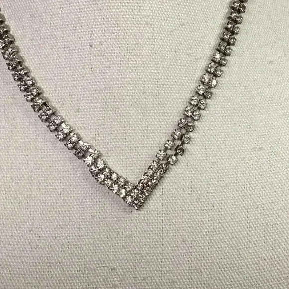Rhinestone Bling Necklace with V Detail Vintage 1950’s - Picture 2 of 3